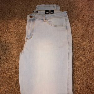 1X fashion nova skinny jeans